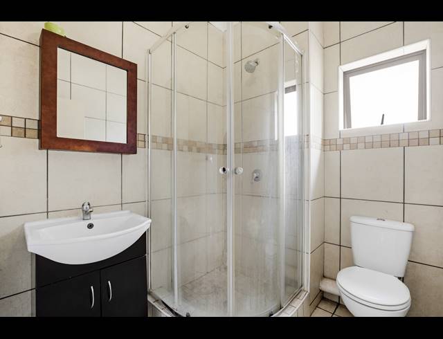 2 BEDROOM APARTMENT FOR SALE IN BARBEQUE DOWNS